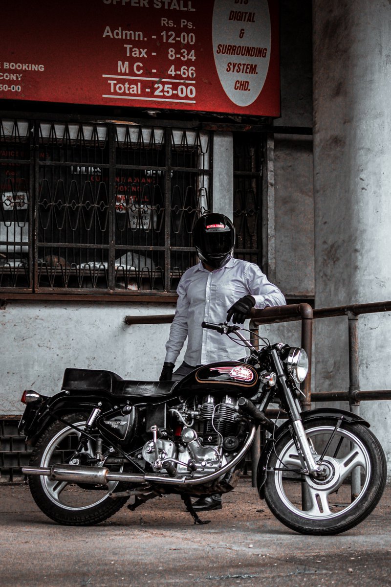 TheNickEye1's tweet photo. @royalenfieldtribe
#BulletMeriJaan #RoyalEnfield #Bullet350 #nicksingh4real https://t.co/7JnvyG2iD8