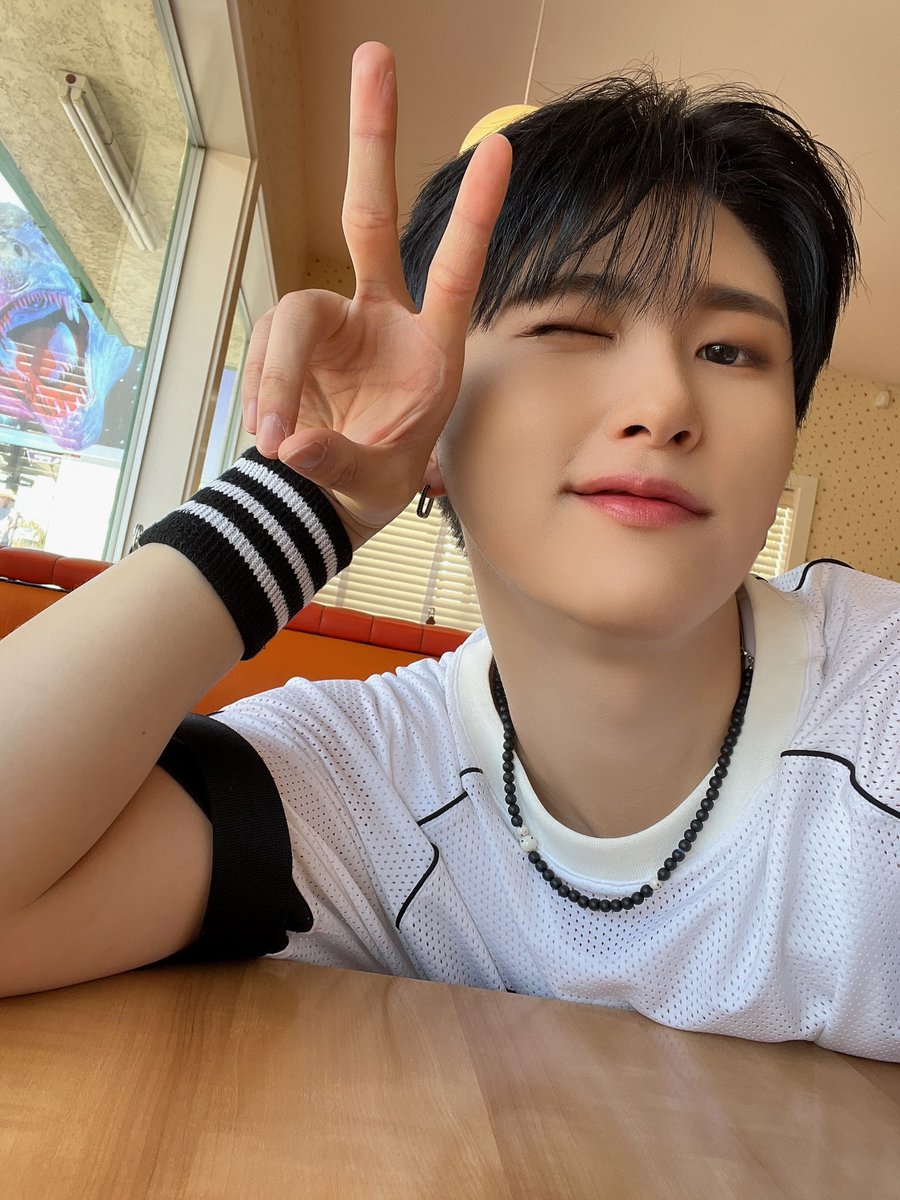 CRAVITY_twt's tweet photo. Smile &amp; Cheese 🧀
#우빈 #Cheese https://t.co/4rjuWSuNfT