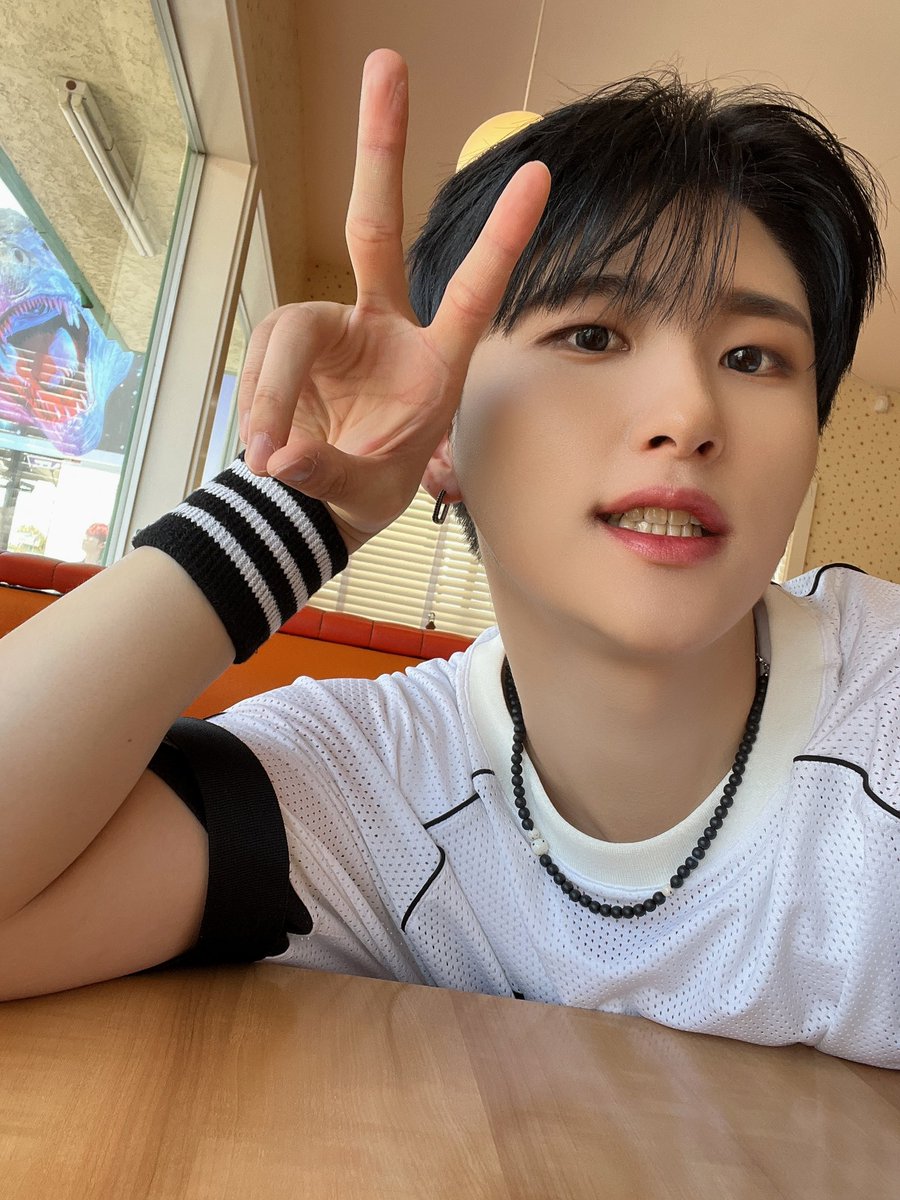 CRAVITY_twt's tweet photo. Smile &amp; Cheese 🧀
#우빈 #Cheese https://t.co/4rjuWSuNfT