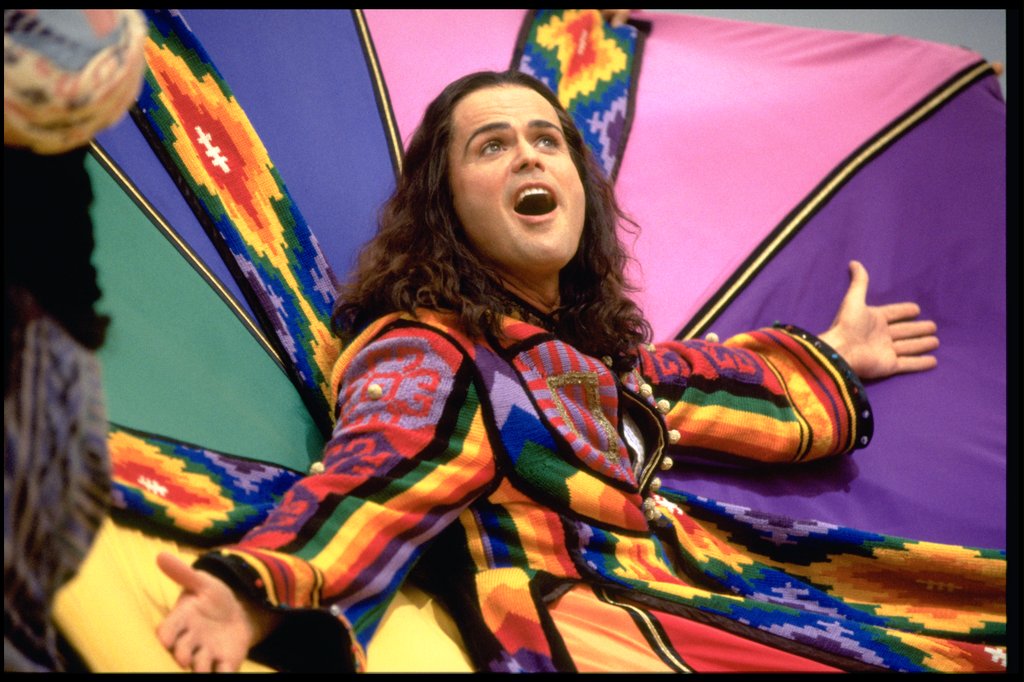 greatestshowpod's tweet photo. Our first ever episode is up NOW wherever you get your podcasts! Come listen to us discuss "Joseph and the Amazing Technicolor Dreamcoat"! Will it have you turning red? And yellow? And green? And brown... And scarlet... https://t.co/NxmKNMbQXp