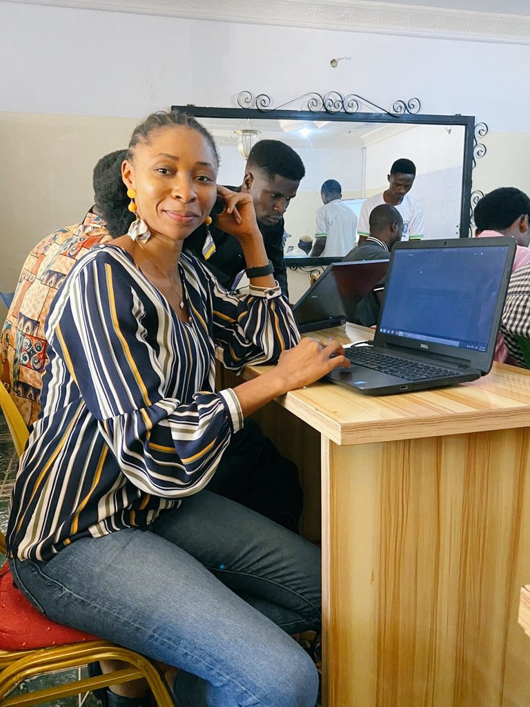 maureen_obeta's tweet photo. On a machine learning level..   
There is just so much tech can offer; the list is underestimated.
#Code_plateau
@PPMFOUNDATION
@favourabah7 
@emmychesh17 
#DataScientist https://t.co/Ihyg3afcoP