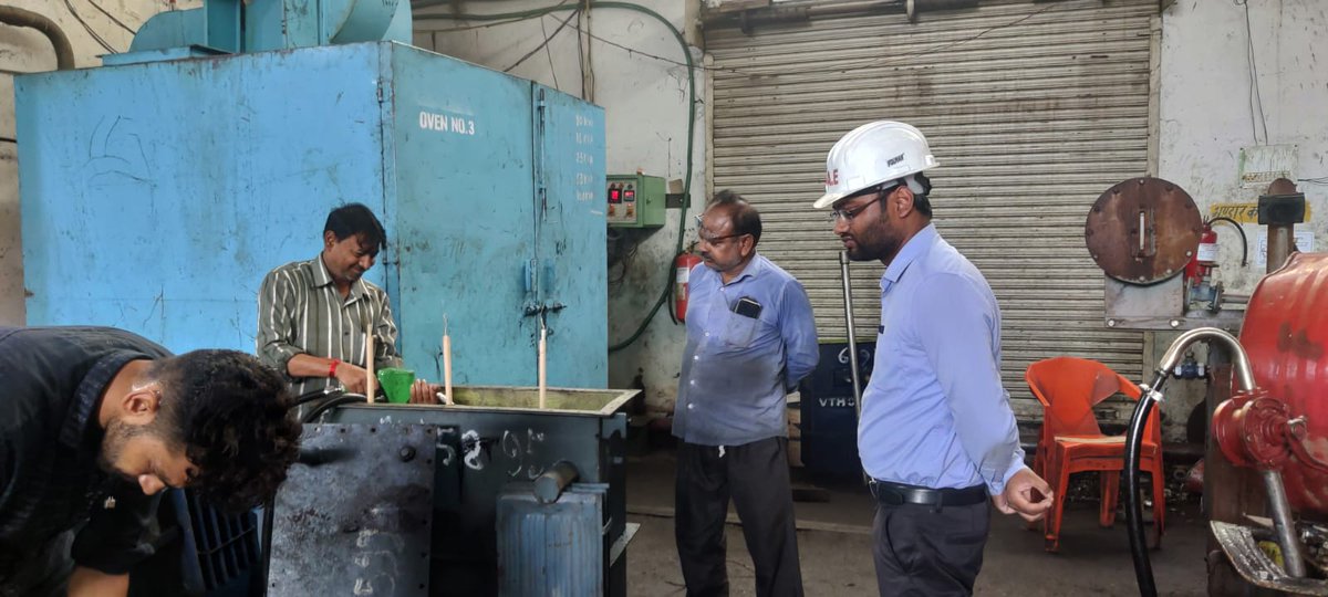 AeGoyal's tweet photo. Repairing work is continued at Jhansi workshop for timely replacement of DTs. https://t.co/9Wz74fduv8