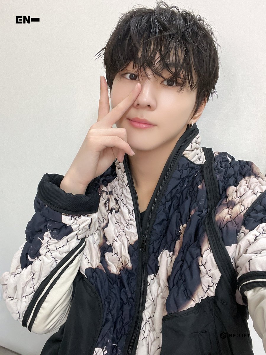 enhypenweverse's tweet photo. [PHOTO] 230901

Pick your Today's ENHYPEN : August collection 💖💚💙💛💜

(1/7)

@ENHYPEN_members @ENHYPEN #ENHYPEN #엔하이픈 #JUNGWON #정원 https://t.co/gf6uJlGz9n