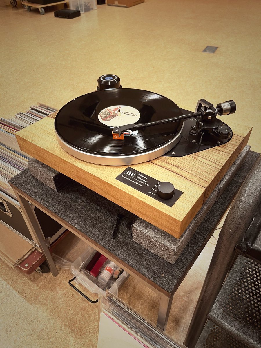 KimuraKeiichiro's tweet image. 先日KSD C120+B150とDual Primus Maximusで聴くレコードの試聴会に行ってきました！

ライブ会場にいるかのような大迫力で、それでいて繊細に伝わってきて、非常に素晴らしい音でレコードを聴かせていただきました！

#StudioEquipment #スタジオイクイプメント #KSD #C120 #B150 #Dual #PrimusMaximus