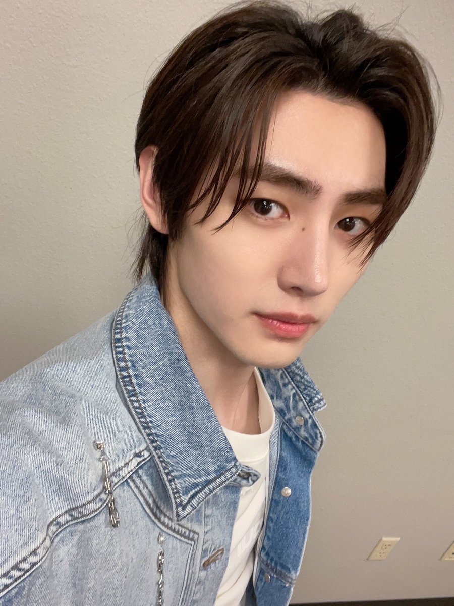 tenasia_'s tweet photo. 👋텐아시아 주제별 투표 진행 중👋
📻9월 3일 투표 마감됩니다📻
Q. 단독 예능 찍으면 대박날 것같은 남자 가수는❔
🔎 현재 순위 🔍
1⃣ #아스트로 #차은우 #CHAEUNWOO
2⃣ #엔하이픈 #선우 #SUNOO
3⃣ #하성운 #HASUNGWOON
4⃣ #엔하이픈 #성훈 #SUNGHOON)
🔗(https://t.co/CMZOL8PslV)
#ARTISTS https://t.co/FCHJP7cx1N