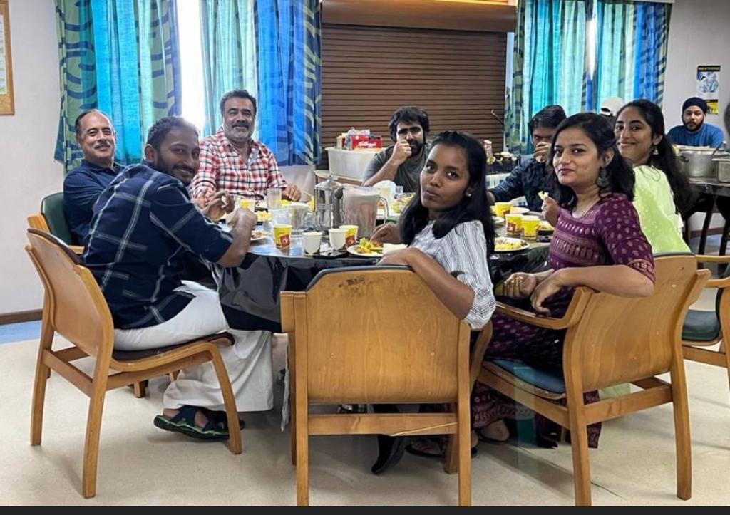 Proudly Indian....
Officers mess..…BW Loyalty…Onam feast ….with Lady officers <a href="/shipmin_india/">Ministry of Ports, Shipping and Waterways</a> @dgship_goi #Onam2023