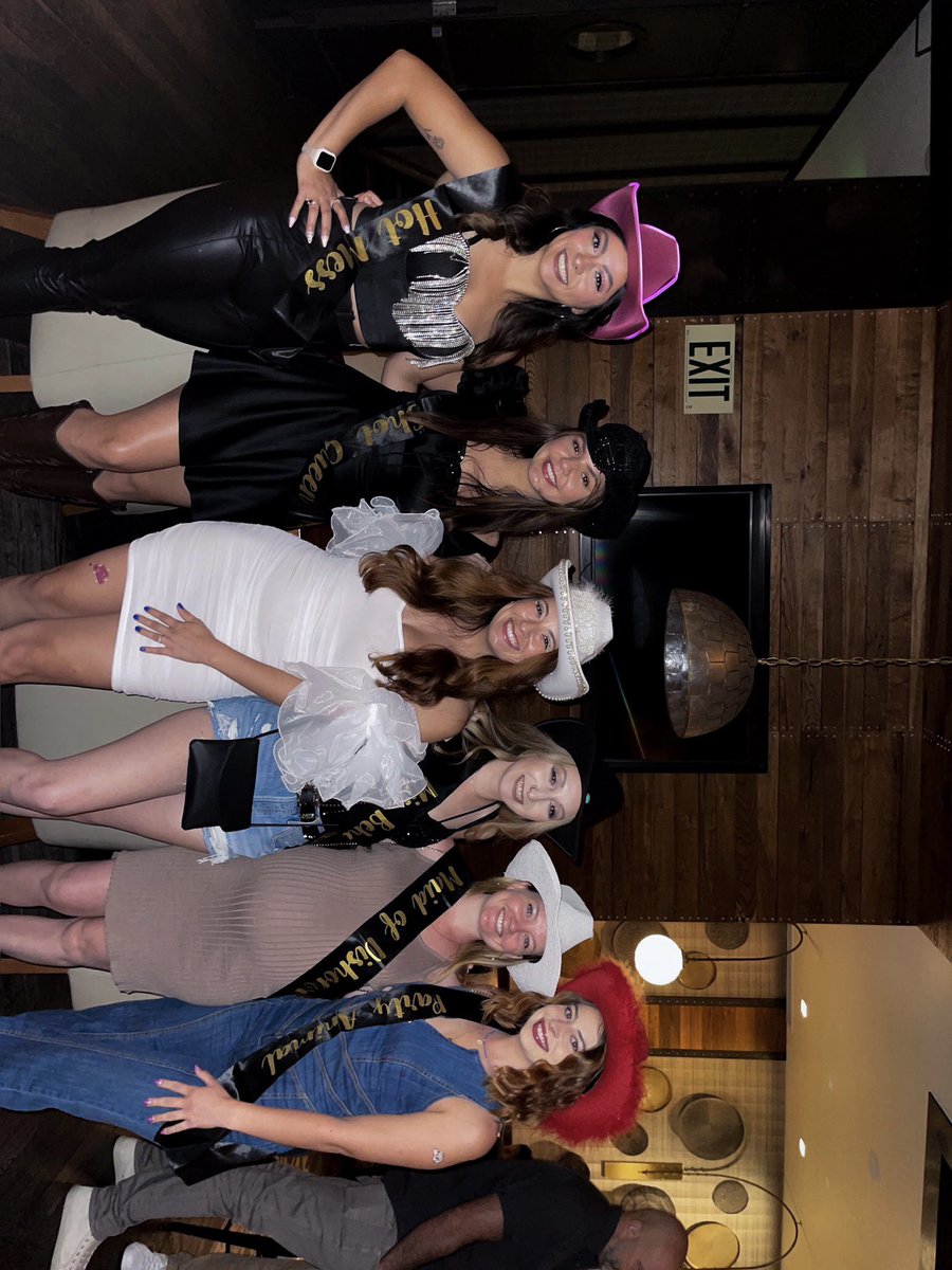 racheldmtto's tweet photo. 📍Bachelorette weekend, San Diego 🍾 // 08.25 - 08.27.23 https://t.co/C6xK0bj5B1