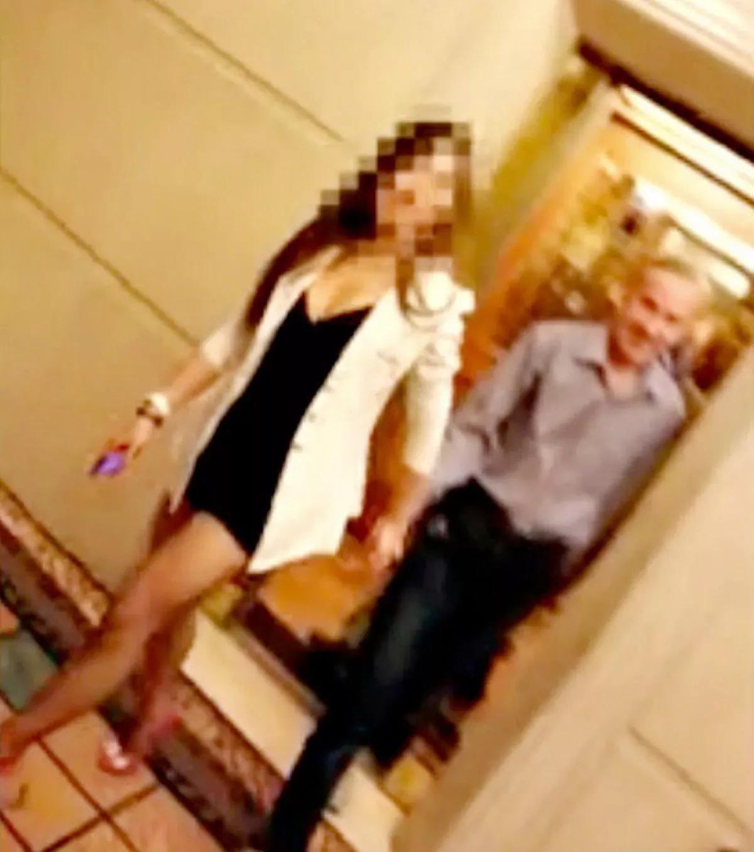 2022meimei3's tweet image. 中国の不動産開発業者に招待され訪中していたオーストラリアの副市長や地方議員達が、用意されていた中国人風俗嬢によるハニトラに喜んでいる様子が、招待した不動産開発業者によって盗撮されていた事が去年判明し問題に。
オーストラリア議員達が裏切った時の脅迫用に撮影されていた様子。…