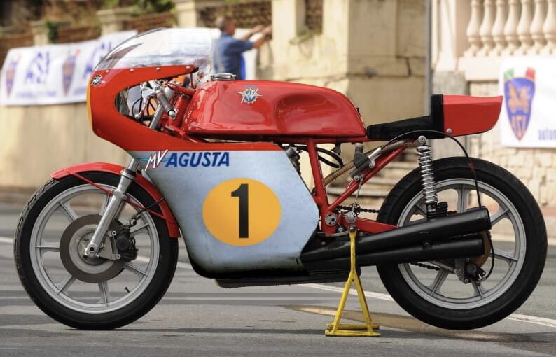giovanni_barba's tweet photo. @armieri @SignorErnesto ecco la versione 73 guidata da #PhilRead con 95 cv e 3 (piccoli) dischi … https://t.co/cEurxT0whX