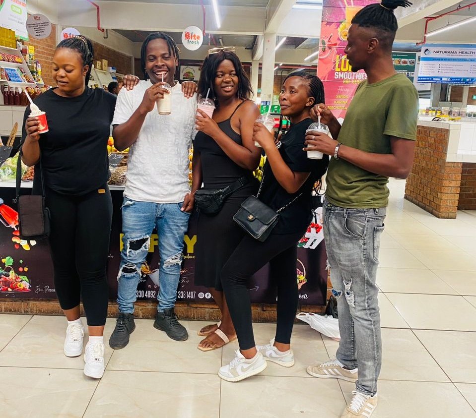 Lofty Fresh Produce (@loftyfreshpro) on Twitter photo Friends like these are for keeps. Thank you <a href="/TheHR263/">BlackPanther👖 𓃵</a>
<a href="/kelsapwacho/">boss_kevy😎🇿🇼</a>
<a href="/magumbo_wacho/">Kudzai 🫑🌶️🫑</a>
<a href="/PettylilRi/">cheese Bae</a>
@Hilzlee
<a href="/kays_wacho/">PROFESSOR 𝕏(SHOTBYOGV)</a> for passing through your positive vibes are contagious, hope to see you soon again 😘.
#Loftybeverages
#H58Eastgate
#SummerVibes. Friends like these are for keeps. Thank you <a href="/TheHR263/">BlackPanther👖 𓃵</a>
<a href="/kelsapwacho/">boss_kevy😎🇿🇼</a>
<a href="/magumbo_wacho/">Kudzai 🫑🌶️🫑</a>
<a href="/PettylilRi/">cheese Bae</a>
@Hilzlee
<a href="/kays_wacho/">PROFESSOR 𝕏(SHOTBYOGV)</a> for passing through your positive vibes are contagious, hope to see you soon again 😘.
#Loftybeverages
#H58Eastgate
#SummerVibes.