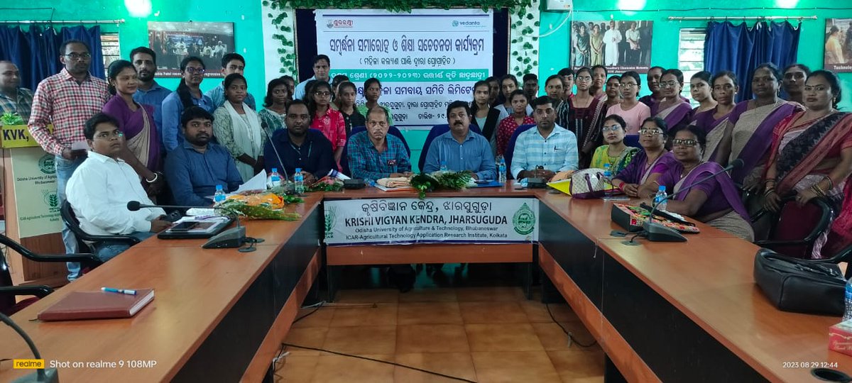 104 meritorious students of 10th Board among children of Subhalaxmi Co-op's members felicitated under 'Mahila Kalyan Panthi' a social welfare scheme of Subhalaxmi Co-op an initiative of @VedantaAluminum at Jharsuguda. Till date >1500 students felicitated under this program.