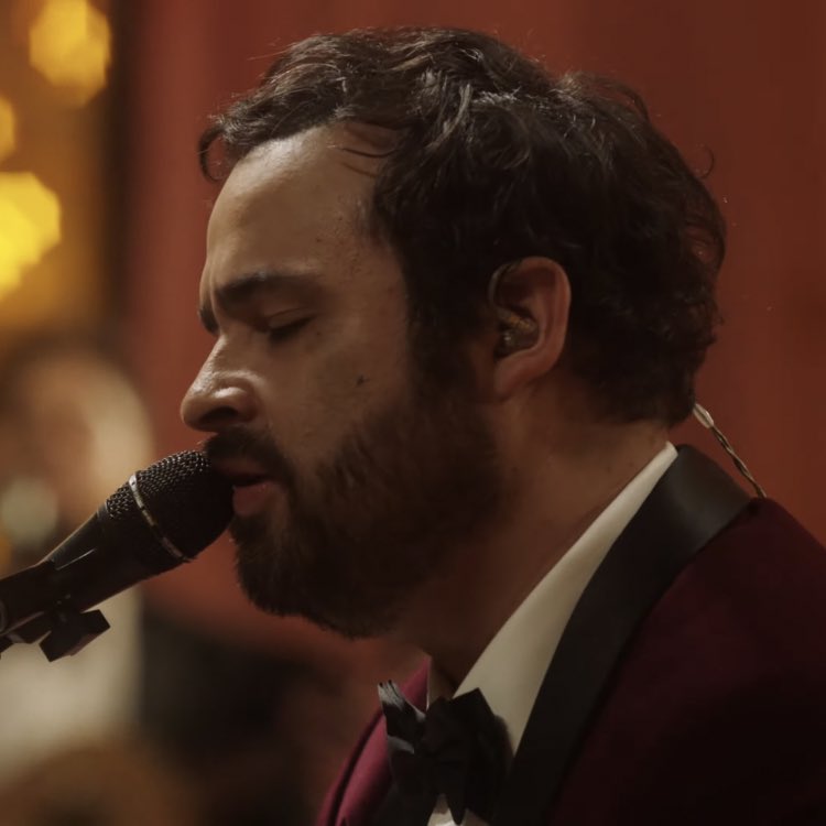 indiepostingmx's tweet photo. Enjambre “Noches de Salón” disponible en todas las plataformas digitales. https://t.co/rttMN05GPN