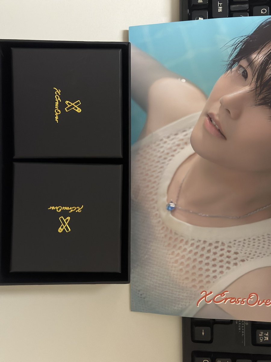 allenblackwei's tweet photo. 今天一到公司就收到快递😊蓝色饰品套装💙实物比照片美多了💎小卡质感优秀🦋衣服非常舒适😘我已经穿上衣服了🤣现在期待黑色套装啦🙏
@JakeB4rever
#BuildJakapan #Beyourluve #BuildXCrossOver https://t.co/dw5YW4FFLZ