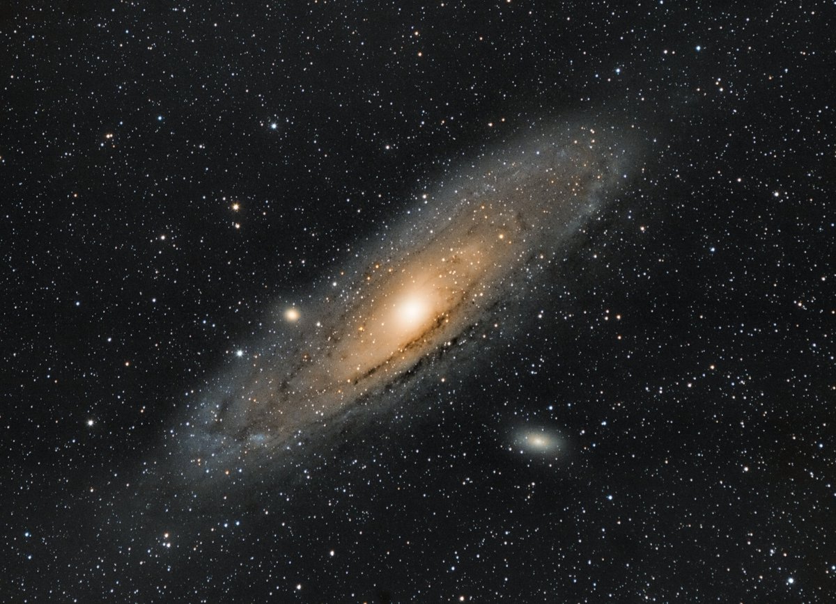 The Great Andromeda Galaxy.

Canon 1100d
Canon 300mm F4
Star Adventurer and 2.6 hours of exposures. 
Treated in Pixinsight. Hope you like it. 
#Astropical #Astrophotography 
#Andromeda #AndromedaGalaxy
#ISRO #M31 #SkyWatcher 
#SuperBlueMoon