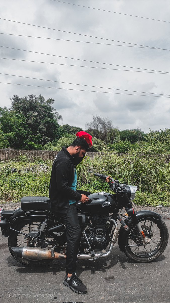 SankheChinmay's tweet photo. Old Is Gold 🪙
#BulletMeriJaan #RoyalEnfield @royalenfield https://t.co/GCB8W54bvq