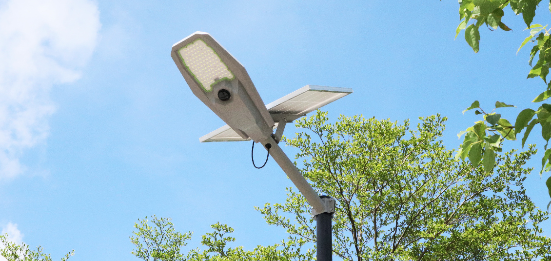 GateseaTech's tweet image. Super bright 5050 LED beads, add mircowave motion sensor as option, equipped larger capacity new LiFePO4 batteries, ensures a outstanding street lights lighting proformance for world-wide comsumers. #SolarStreetLights