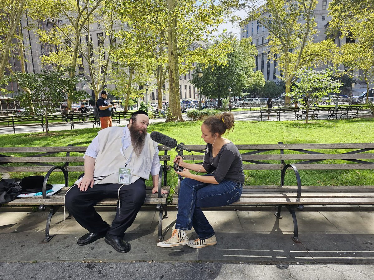 AlexRapaport's tweet photo. Spoke with @NPR's @JasGarsd at the sidelines of the rally at #FoleySquare about @MasbiaRelief and the fundamental right humans have be allowed to put their own bread on their table.
POSTER:
US Citizens and
#AsylumSeekers
believe that the #AmericanDreamWORKS
Dear President,
#LetThemWork.
Here is a link to the rally on @NYCMayorsOffice's
@YouTube Channel:
🎞👇 https://t.co/8rcajPyOiA
Thanks @NYCComptroller for the shout out at minute 25:55.