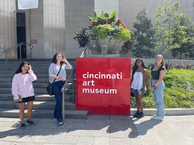 Kudos to our very own Dr. Don Batisky and his students! His innovative class MEDS 3101 "Healthcare Exploration through the Arts" inspires students to explore a local gem: the Cincinnati Art Museum! <a href="/uofcincy/">University of Cincinnati</a> <a href="/UCincyMedicine/">UC College of Medicine</a> <a href="/DavidJSkorton/">David J. Skorton</a> <a href="/CincyChildrens/">Cincinnati Children's</a> <a href="/cincyartmuseum/">Cincinnati Art Museum</a>