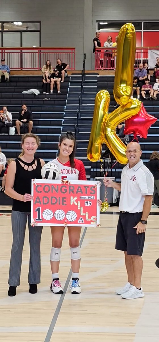 AllatoonaVB's tweet image. @AllatoonaVB celebrating senior @MclartyAddison on her career 1,000 kills.  Go Bucs
@toona_athletics 
#anchoredinexcellence