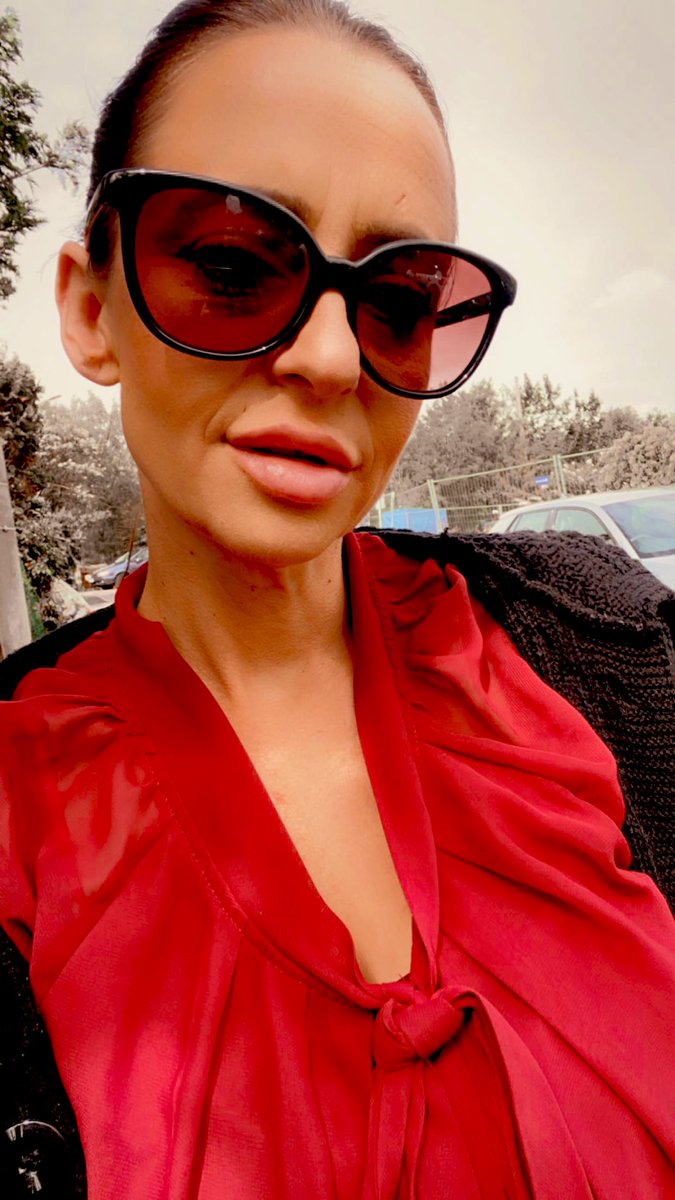 Du bist Mein Spielzeug. Geistlos. Still. Blind. ⁣
⁣
Für immer gehorsam. ⁣
⁣
Du bist ein Objekt. Ein Spielzeug für meine sadistischen Wünsche und Unterhaltung. ⁣

Fang an mich zu unterhalten F….
⁣
#findom #femdom