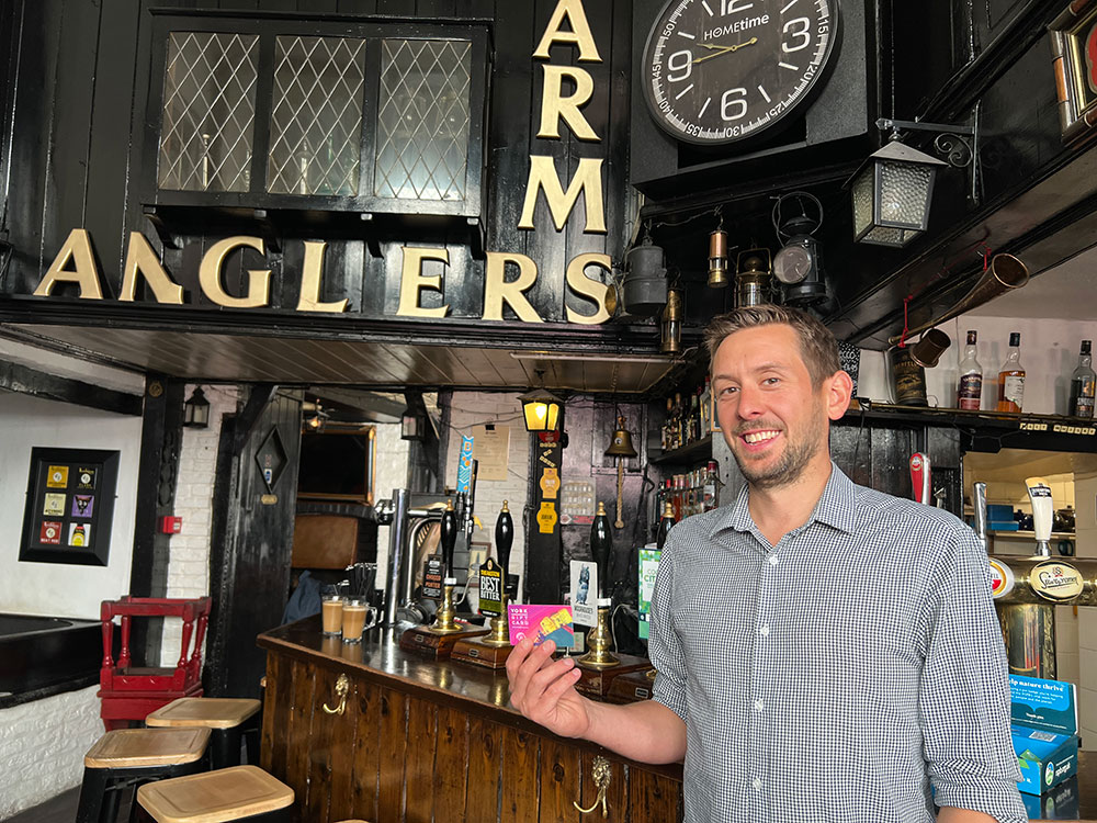 Remember, you could win a £25 York Gift Card if you support the businesses affected by the bollard installation works on Goodramgate. They're all independent traders, including the wonderful traditional pub the <a href="/Snickleway/">Snickleway</a> Inn! 
Full details here: buff.ly/3qOuX0K