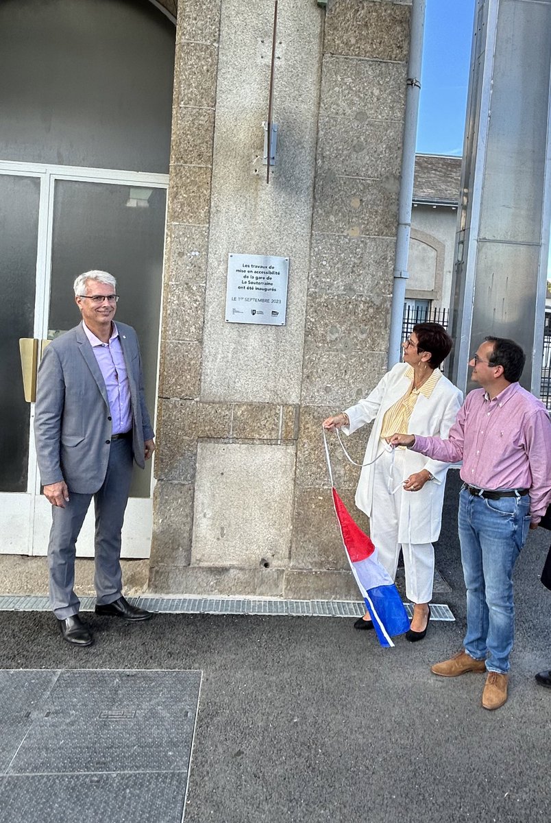 Aujourd’hui inauguration de la mise en accessibilité de la gare de La Souterraine <a href="/ConnectGares/">SNCF Gares & Connexions</a> est fière de rendre accessible la gare à tous les voyageurs. 
🚉Rehaussement des quais à 55 cm
⚠️Rallongement des quais 
🔨Installation d’abris voyageurs 
🛗Création de 2 ascenseurs