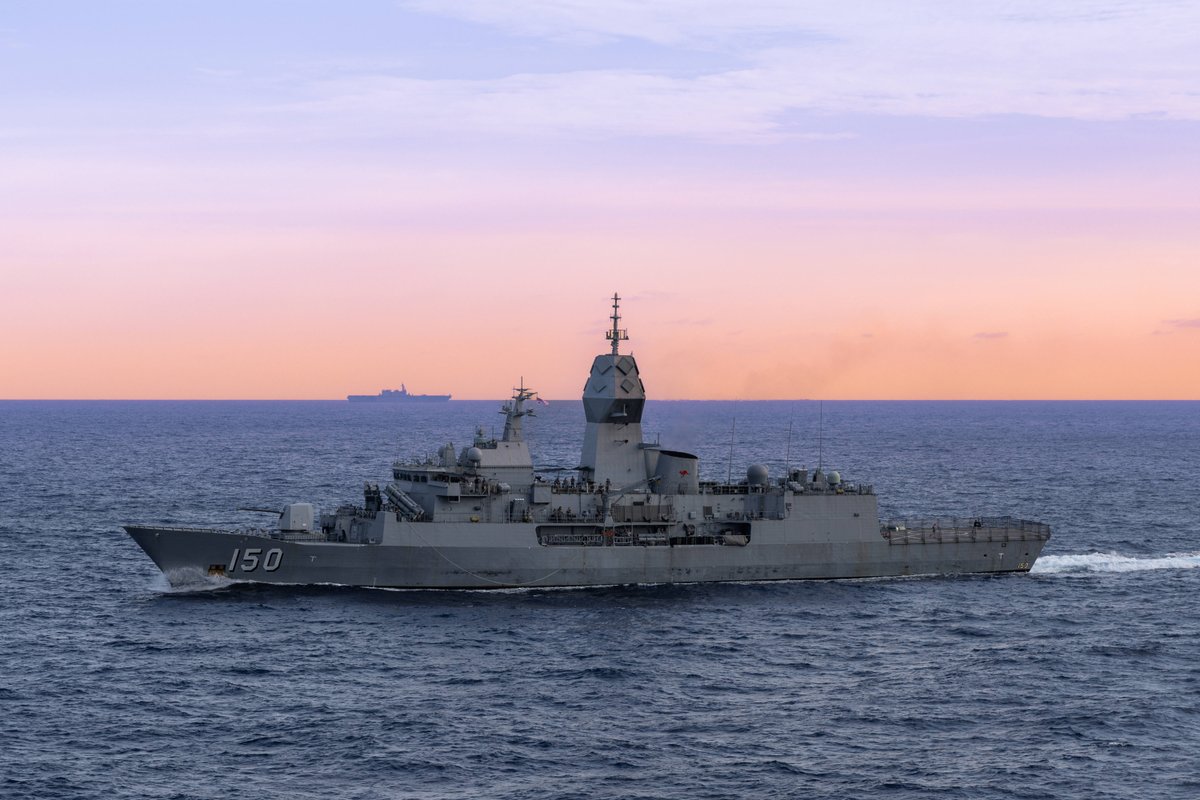 DefenceAust's tweet photo. Check out some great shots during #IPE23!

1️⃣ #HMASCanberra under the stars. 🌠
2️⃣ #HMASAnzac &amp; JS Izumo sail in company with HMAS Canberra. 🇯🇵
3️⃣ HMAS Anzac launches its RHIB. 🚢

📸 LSIS Susan Mossop @JMSDF_PAO https://t.co/O6rBybGGu4