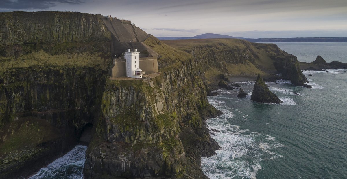 We are delighted to announce we have secured £4.5m in funding from <a href="/ahrcpress/">Arts and Humanities Research Council</a> to shape a design-led eco-friendly waste management culture in NI with partners <a href="/QUBelfast/">Queen's University Belfast 🎓</a>, <a href="/GSofA/">The Glasgow School of Art</a> &amp; <a href="/UAL/">University of the Arts London</a>, starting on Rathlin Island ♻️

Read more: ulster.ac.uk/news/2023/sept…

📷: <a href="/Ncoastnature1/">Northcoast Nature</a>

#WeAreUU