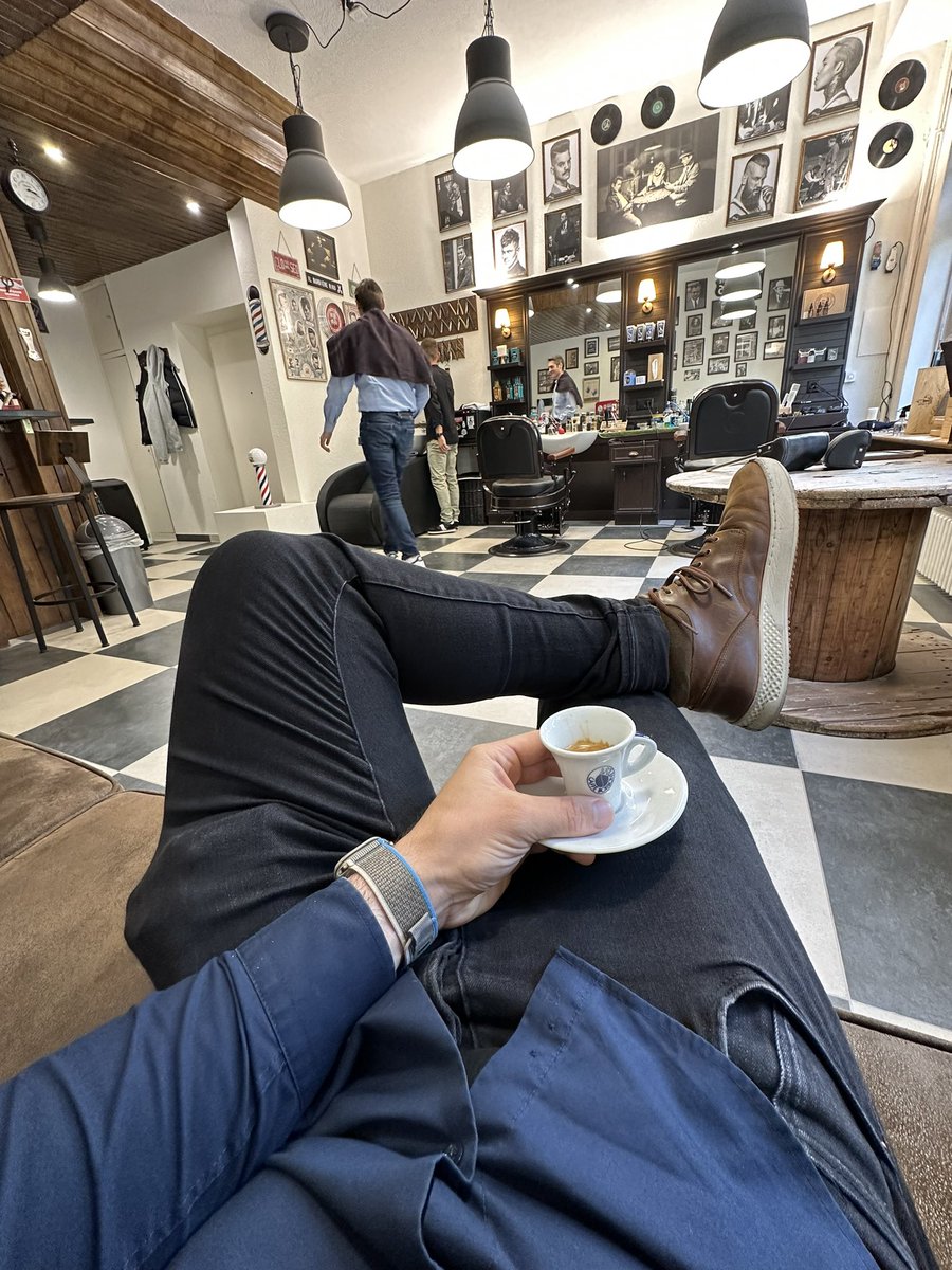 ArkyBarks's tweet photo. There is nothing more relaxing then a visit at the barbershop 💈 💙 #freshboy https://t.co/Qy3sp6LIT7
