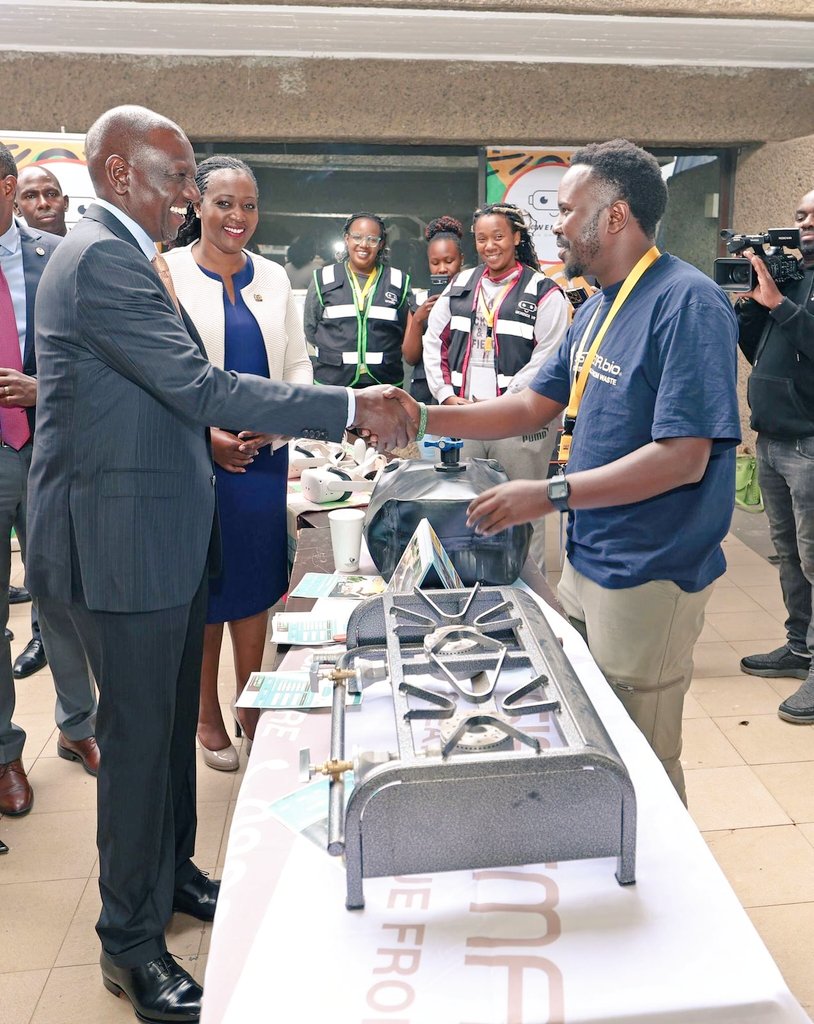 AYCAssembly2023's tweet photo. The Africa we want #AGENDA63. H.E @WilliamsRuto took the initiative to visit the innovations on #Climate Action by Youth in Africa. #AYCA2023 #ACS23 @HonTuya @AfDB_Group @lizwathuti https://t.co/ZepCu2wBUe