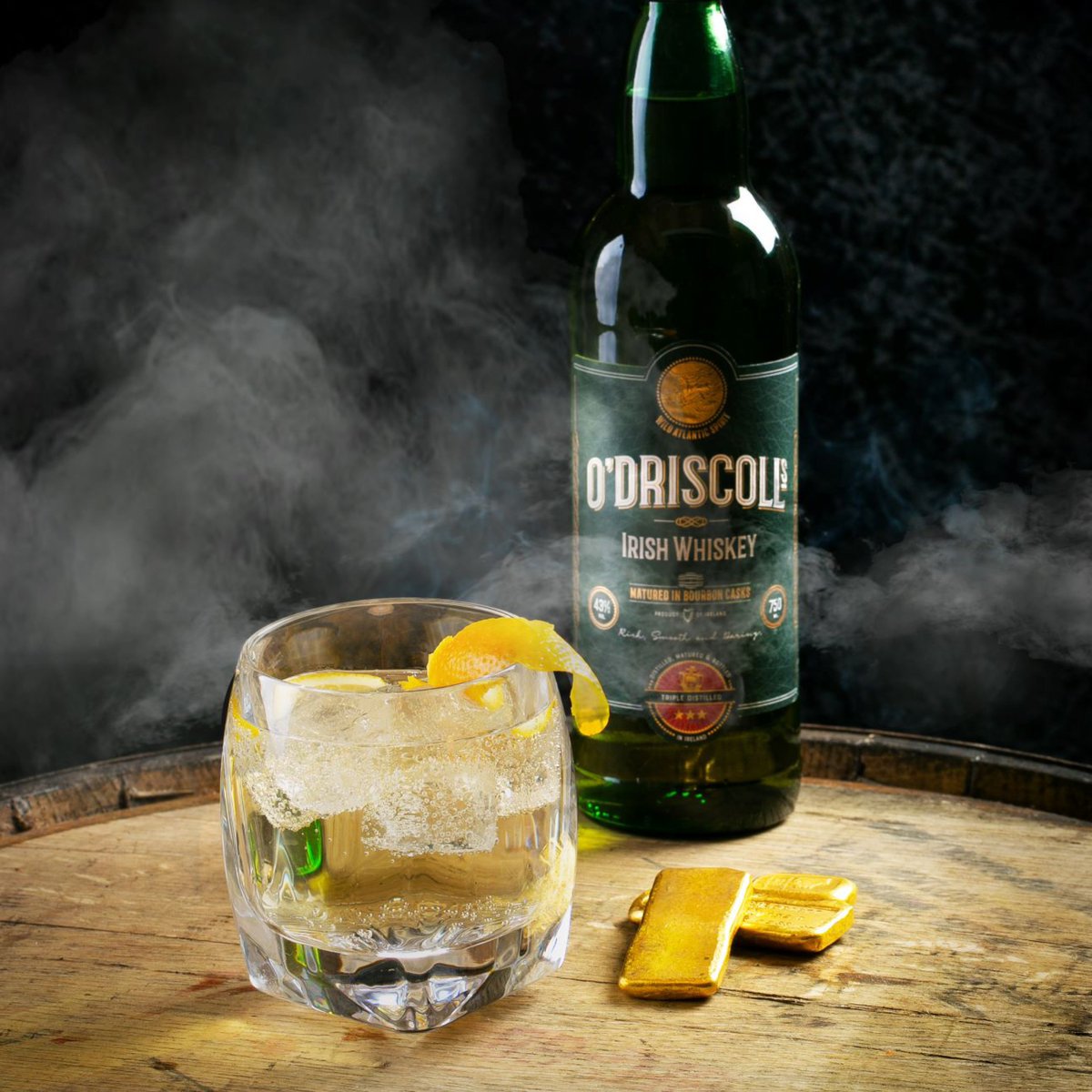 Ahoy, me hearties! O'Driscolls Irish Whiskey & Ginger Ale on the rocks - a real pirate's treasure! Share the bounty with yer mates and set sail on the sea of flavour. 🍀🥃🏴‍☠️ 🖱 Shop Now - odriscollsirishwhiskey.com