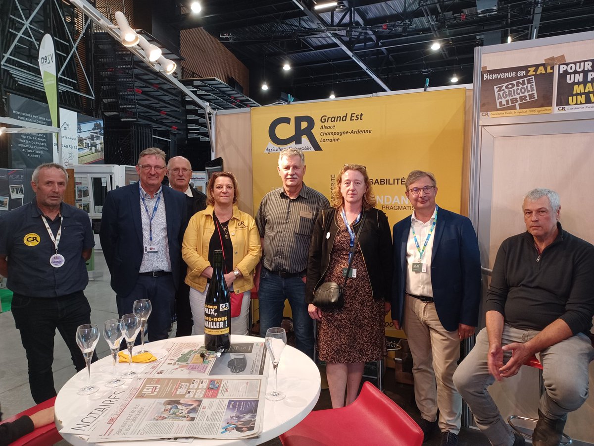 La Coordination Rurale est ravie d'accueillir sur son #stand les représentants de la @regiongrandest lors du 1er jour de la #foiredeChalons. Merci à eux pour leur écoute sur les problématiques liées à l'installation en #agriculture et au mal-être #agricole.