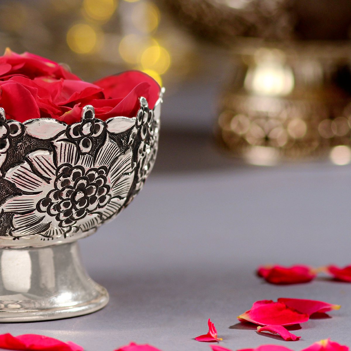 KrishnaSilver36's tweet image. ►WhatsApp Us:wa.link/bxtv
►Call/Video Call+918499011111   
Give your pooja room a new, elegant touch with this stunning silver bowl.
►Explore our Latest Collection instagram.com/krishna.house.… #KrishnaSilver36 #silverbowl #silverpoojabowl