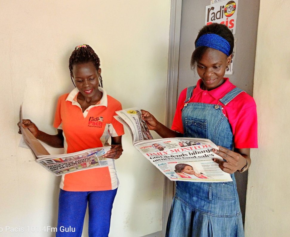 RadioPacisGulu's tweet photo. DAILY PRESS REVIEW |2-3PM.
Crown your week when you're informed.
Tune in to #Felista and #Shasha now for more info from today's dailies.
#dailypressreview 
#PeaceOfChristForAll 
@FellyFelly12 @DailyMonitor 
@newvisionwire @ugcatholics https://t.co/ipx6xiMtk1