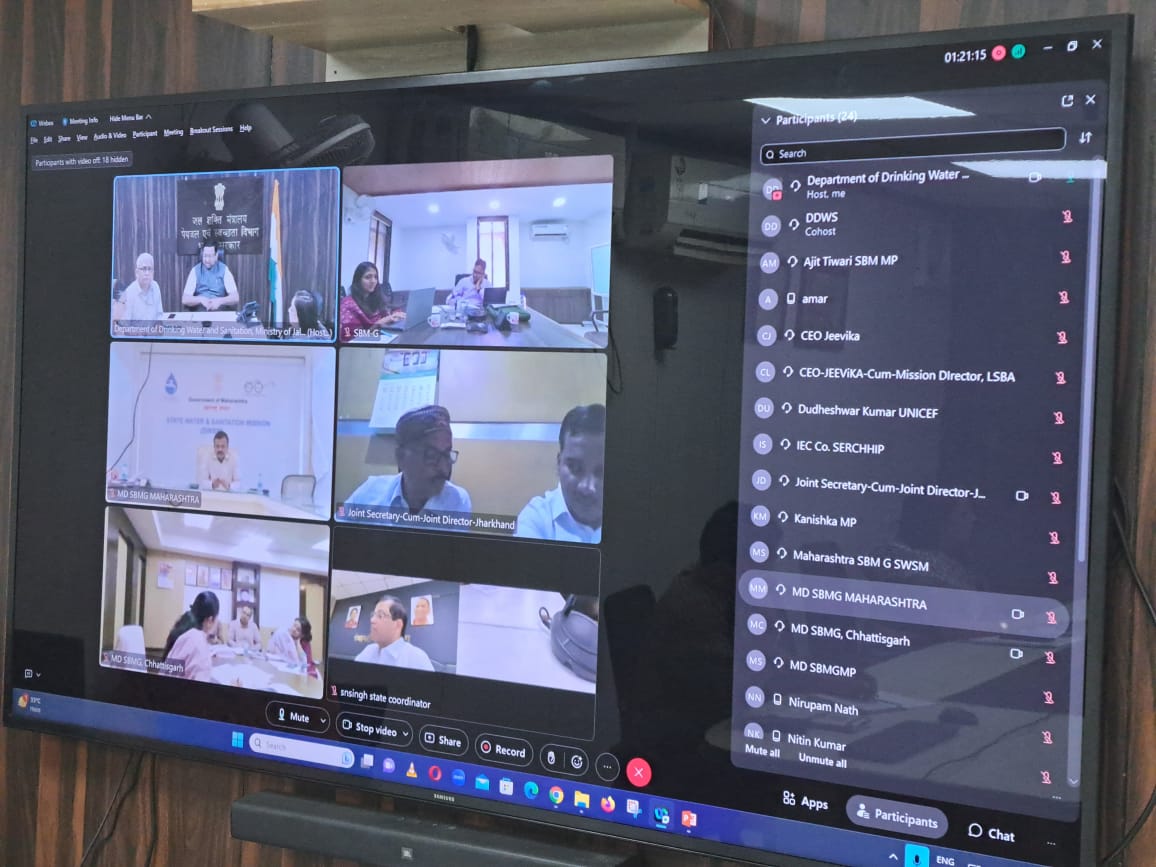 swachhbharat's tweet photo. From States, Mission Directors along with respective RWPF partners and UNICEF participated in the meeting through VC. States discussed their IEC plans/campaigns and Capacity Building measures.
@MoRD_GoI @mopr_goi https://t.co/64peSvWvAL