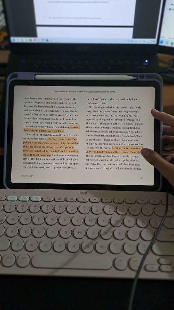 Selamat Jumat malam, semuanya!
Semoga yang masih punya kewajiban sebelum akhir pekan bisa segera rehat ya.

Setelah vakum akhirnya aku memutuskan untuk kembali ke dunia booktwt ini yuhu~

Masih rajinkah sobat-sobat membaca buku? Atau sedang di fase reading slump seperti aku? 😂