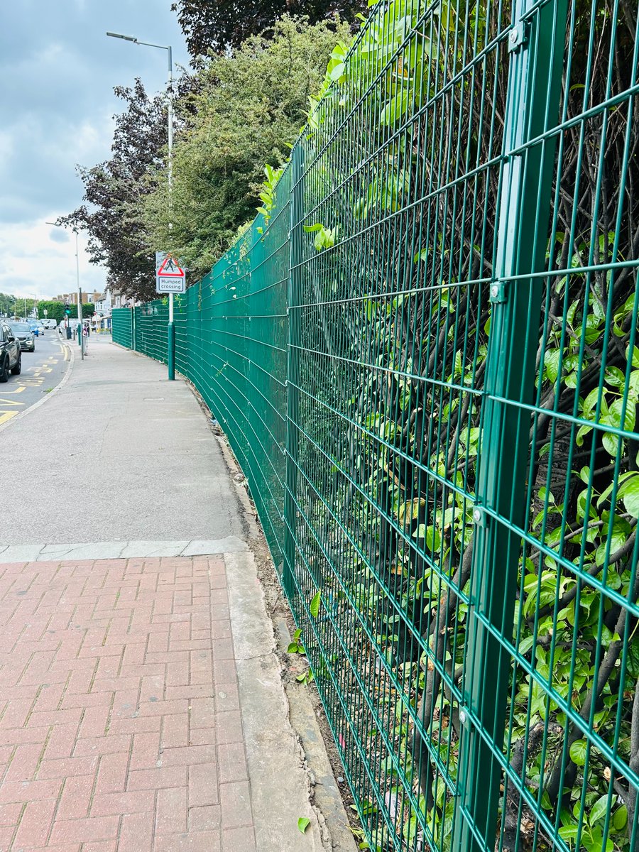 lemonfencing's tweet image. 2.4m high Protek Twin Wire fencing with gates to match. Another security fencing job completed by our fitting team. Are you in need of a security fence installed? Make your enquiry with us on our website or contact our offices! #Security #Protek #Twinwire #Commercial #Southend