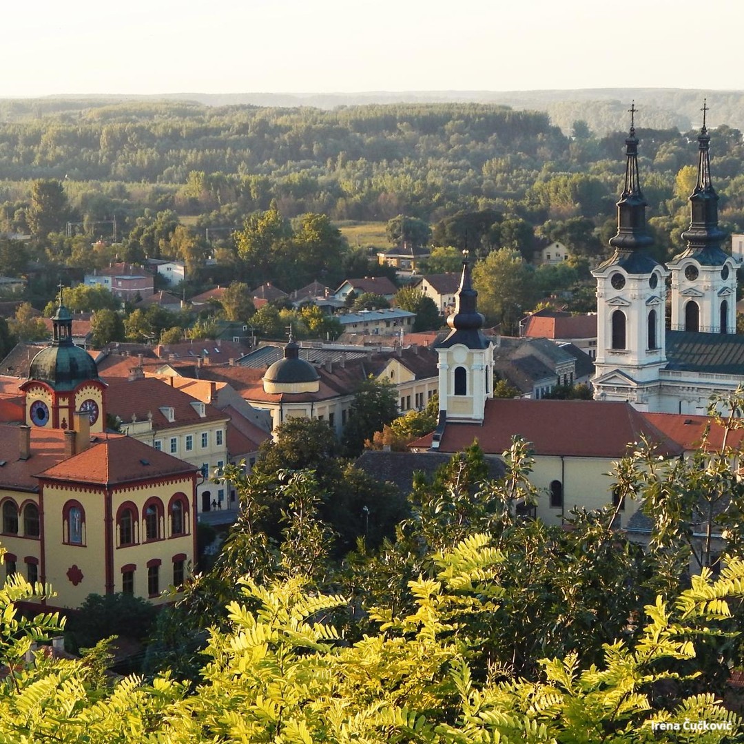 visiteurope's tweet photo. 🗣️It is said that each building🏛️, street🛣️ , and house🏠 in Sremski Karlovci has a famous story to tell.
⚠️ #CreativelyCurious spoiler: One of them is certainly true - if you visit this town just once, you will keep coming back! https://t.co/c1fCz6wBtD