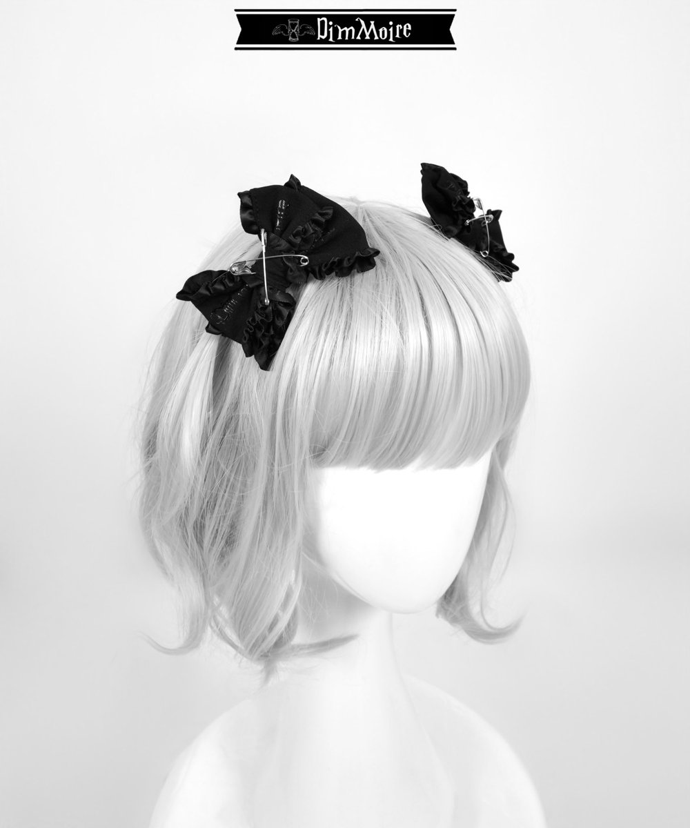 _DimMoire_'s tweet photo. ◆ ◆ - 𝑫𝒊𝒎𝑴𝒐𝒊𝒓𝒆 𝟐𝟎𝟐𝟑 𝑨𝒖𝒕𝒖𝒎𝒏 - ◆ ◆

   【 安全ピン×フリルリボン 2個set】
    
          Black/Black&amp;White   ¥4,290

     クリップver. ゴムver. をご用意♥

通販▶︎9/8 15:00  大阪POPUP▶︎9/8
取扱店舗▶︎9/16~
https://t.co/tDMiyEANyQ https://t.co/PJJMGx5aRf
