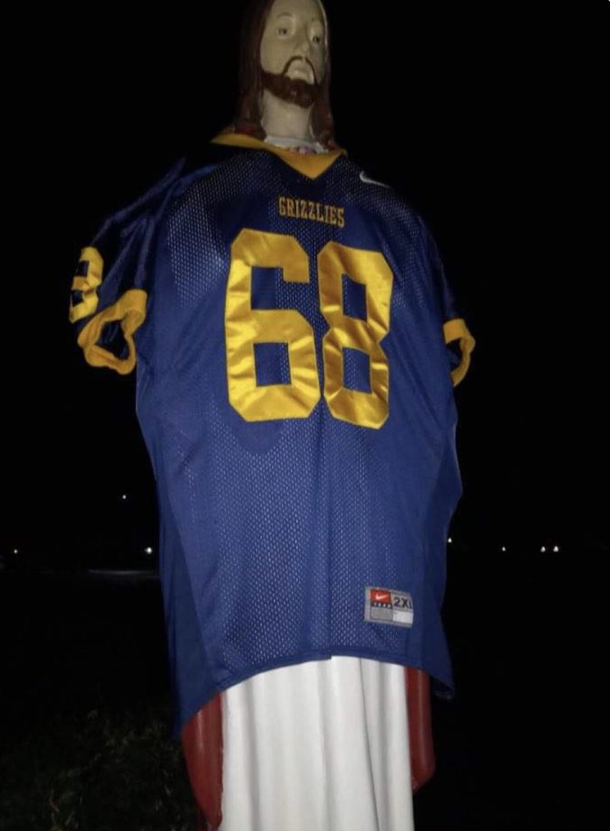NWGRIZZLYFB's tweet photo. Must mean there is a big game on the West Side! Go Grizzlies! https://t.co/54KvBWnY3v