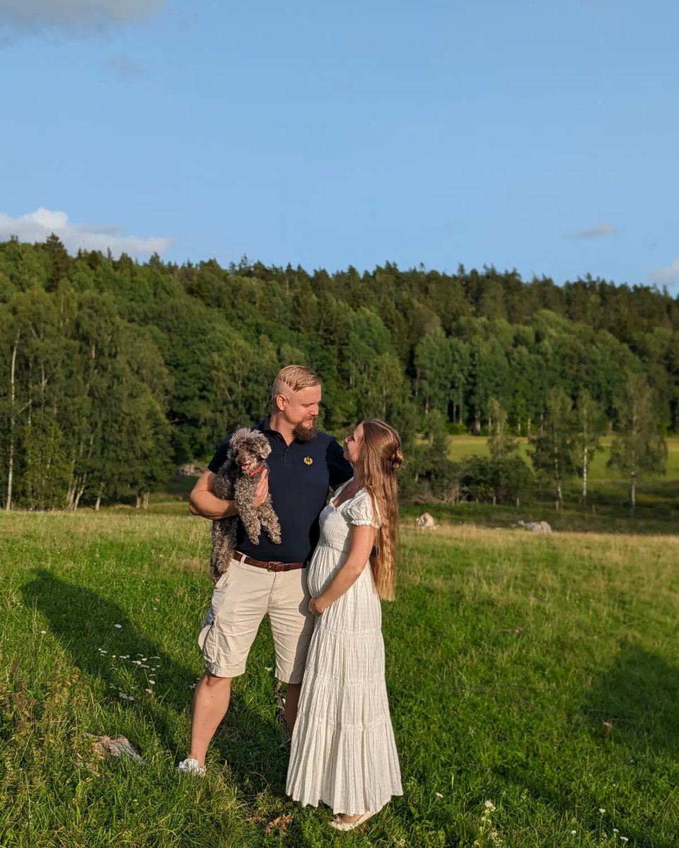 NativeScandza's tweet photo. ↟ Native Scandinavian family from Sweden. Create life - start a family ☀️
Website:
https://t.co/9yQlBK8tVY
#nativescandinavia #scandinavia #scandinavians #northernlife #fertility #wealth #motherhood #fatherhood #hyperboreans #nuclearfamily #vikings #rememberyourroots https://t.co/MhQc5rwuWw