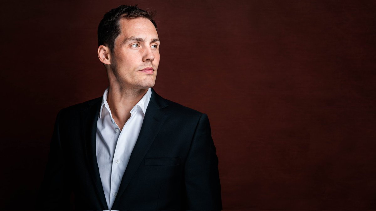 I have known <a href="/Eldreddwolf/">Eldredd Wolf</a> for nearly 16 years now since he was the year below me @E15actingschool on the <a href="/E15Combat/">BA Acting & Fight Performance - East 15</a> course. 
Not only is he an incredible actor he is also an amazing stunt performer with the British Stunt Register.
Rep: Harris Agency LTD