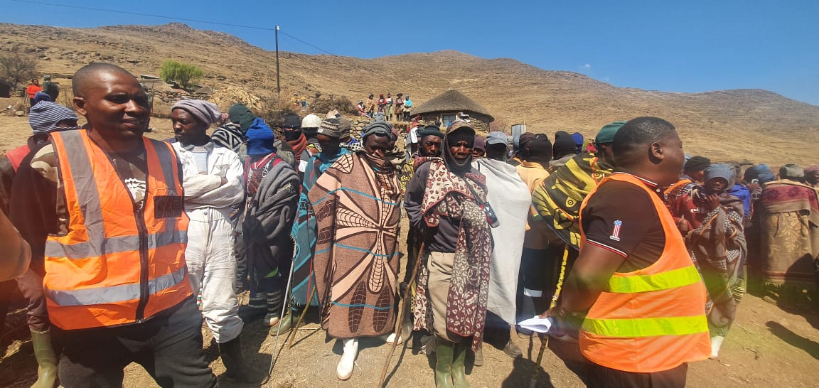 fidalesotho's tweet photo. 01_09_2023
Your Vote; Your Voice: Advancing Service Delivery.Lesotho Local Government Elections 2023 voter education provided by FIDA and YCS Lesotho. Bringing hope to the people.Your vote matters.Sensitising the Herdmen at Motete moreneng,at Nqoe community council in Butha Buthe https://t.co/kHRxj2Zlb7