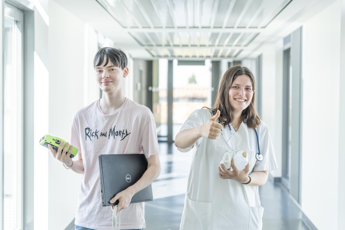 klinikumIN's tweet photo. Heute beginnt für 165 junge Leute ein neuer, spannender Lebensabschnitt. Denn sie starten in einen von 12 Ausbildungsberufen des Klinikums Ingolstadt. Emely und Kevin erzählen, warum sie sich für die #Ausbildung zur #MFA und in der IT entschieden haben. https://t.co/aRul6HrRGe https://t.co/PUIeVAZjPm