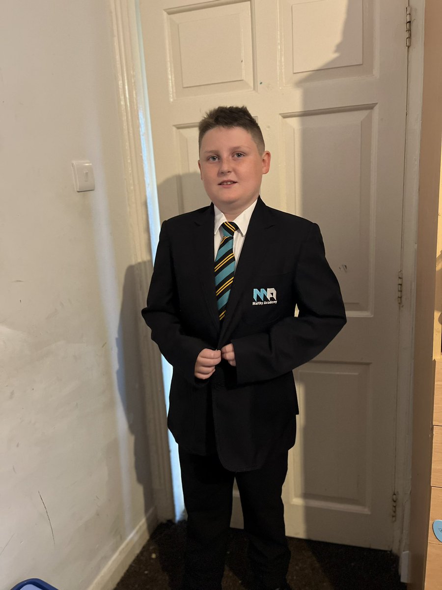 KeeleyThomspon's tweet photo. @cragsmisspoad first day he’s going to us proud https://t.co/jNNZNNDYBY