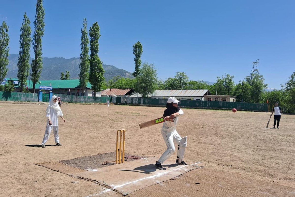 ReyazAiman's tweet photo. Sports have the power to transform individuals and nations.
#NationalSportsDay2023
#SportsDayCelebration
#PlayForNation
#SpiritOfSports https://t.co/tC4Xf9VfHI