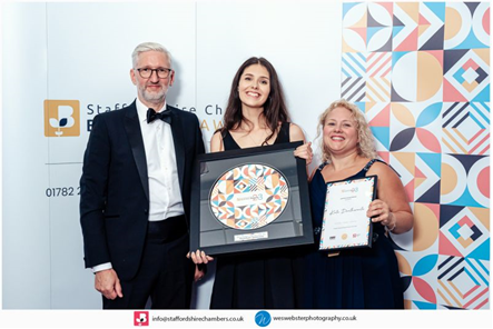 Congrats to KBS alumna Kate Douthwaite who won Young Employee of the Year at the Staffs Chamber Business Awards. Kate graduated in 2022 with 1st Class Honours in Marketing & Media. Since 2020, Kate has also worked for Mondrem Group, based on Keele's Science and Innovation Park