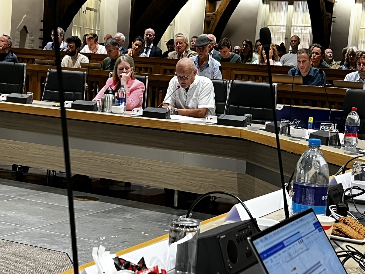 Kan in #SliedrechtNoord gebouwd worden op ernstig vervuilde grond vraagt inwoner Kees van der Hel zich af op hoorzitting #Chemours 
<a href="/PSZuid_Holland/">PS Zuid-Holland</a>