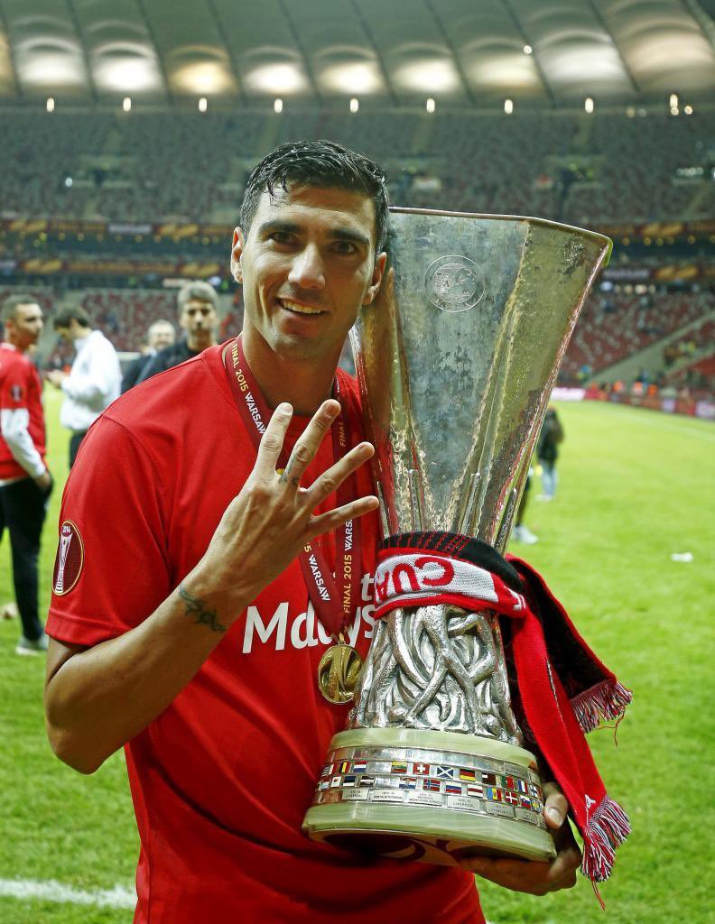 Hoy nuestro José Antonio Reyes cumpliría 40 años. 

No te olvidamos, capitán.

Eterno, Reyes.
