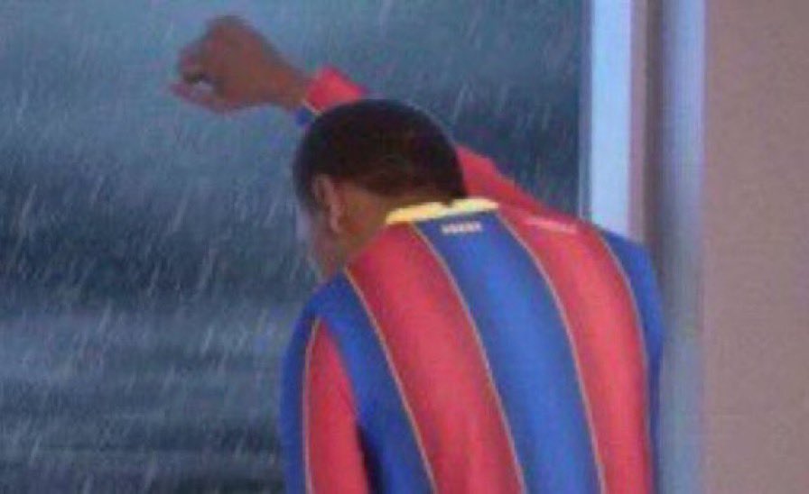 Los culés sabiendo que este no será el último mercado de fichajes con el drama de Kylian Mbappé al Madrid. Bienvenido Septiembre! #BuenosDías #FelizViernesATodos